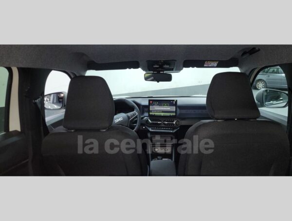 Vend DACIA DUSTER III 1.6 HYBRID 140 4X2 JOURNEY BVA, 10 km pour 29 200€ par garage Alliance-Autos